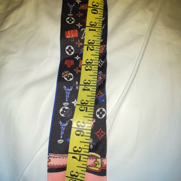 Louis Vuitton Black and Blue Silk thin Scarf - Picture 4 of 4